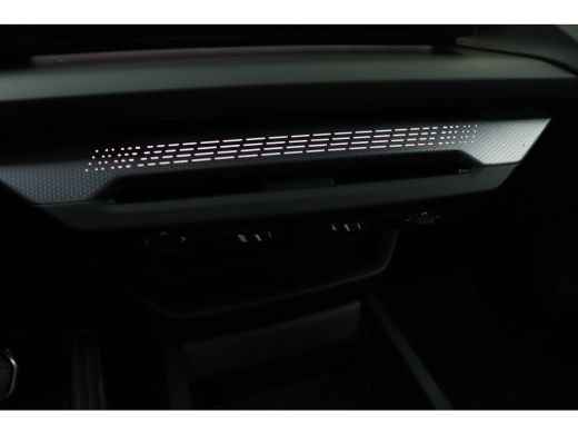 BMW 1 Serie 120 M Sport Automaat / Sportstoelen / M Adaptief onderstel / Comfort Access / Adaptieve LED / Par... ActivLease financial lease