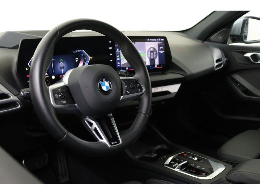BMW 1 Serie 120 M Sport Automaat / Sportstoelen / M Adaptief onderstel / Comfort Access / Adaptieve LED / Par... ActivLease financial lease