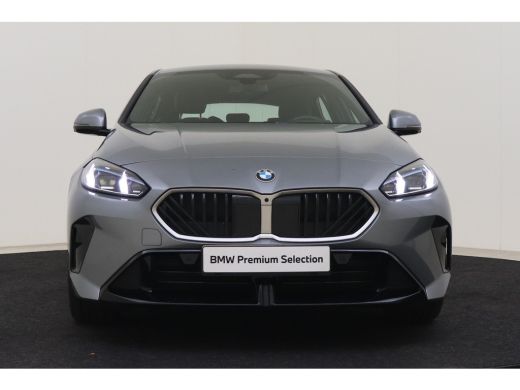 BMW 1 Serie 120 M Sport Automaat / Sportstoelen / M Adaptief onderstel / Comfort Access / Adaptieve LED / Par... ActivLease financial lease
