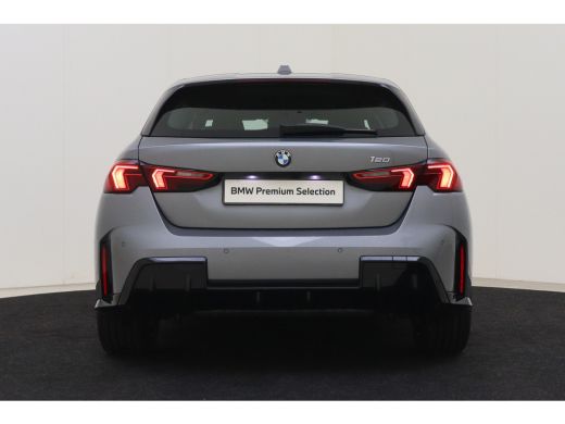 BMW 1 Serie 120 M Sport Automaat / Sportstoelen / M Adaptief onderstel / Comfort Access / Adaptieve LED / Par... ActivLease financial lease