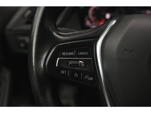 BMW 2 Serie 218i Sport Line Automaat / Sportstoelen / Cruise Control / PDC / Live Cockpit Professional ActivLease financial lease