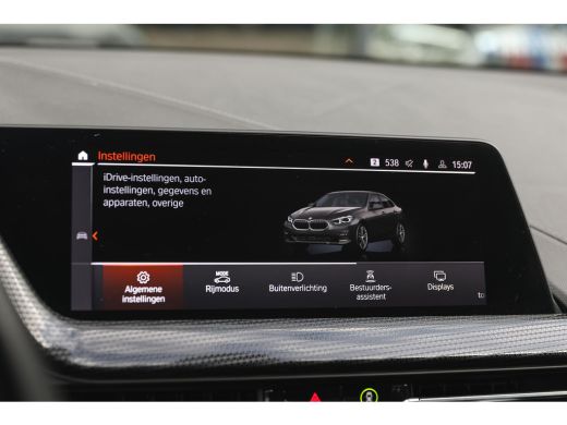 BMW 2 Serie 218i Sport Line Automaat / Sportstoelen / Cruise Control / PDC / Live Cockpit Professional ActivLease financial lease