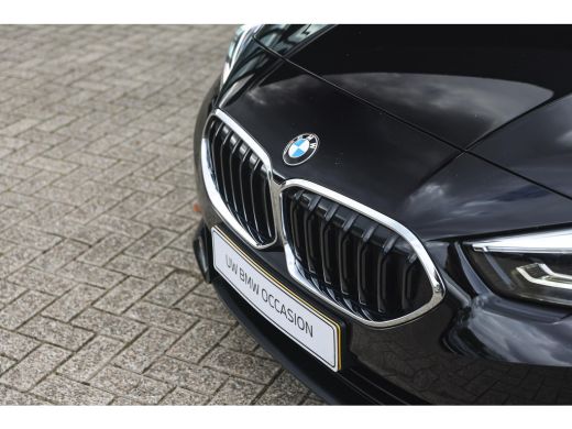 BMW 2 Serie 218i Sport Line Automaat / Sportstoelen / Cruise Control / PDC / Live Cockpit Professional ActivLease financial lease