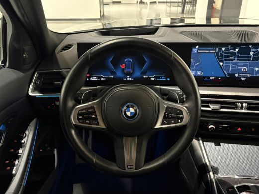 BMW 3 Serie Touring 330e |Facelift |M stoelen|Panoramadak|M sport|Shadowline|Head-up|High Executive|LED|Camera| ActivLease financial lease