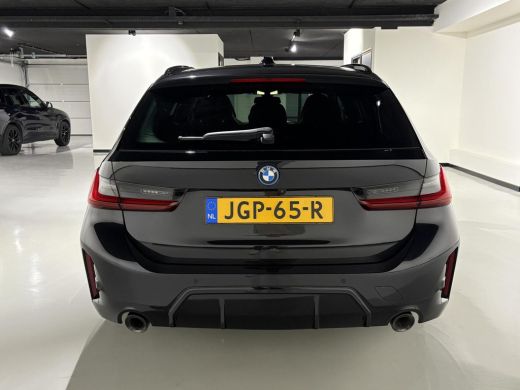BMW 3 Serie Touring 330e |Facelift |M stoelen|Panoramadak|M sport|Shadowline|Head-up|High Executive|LED|Camera| ActivLease financial lease