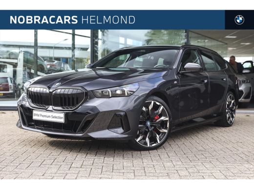 BMW 5 Serie Touring 550e xDrive M Sport Automaat / Panoramadak / Trekhaak / Adaptief onderstel professional /...
