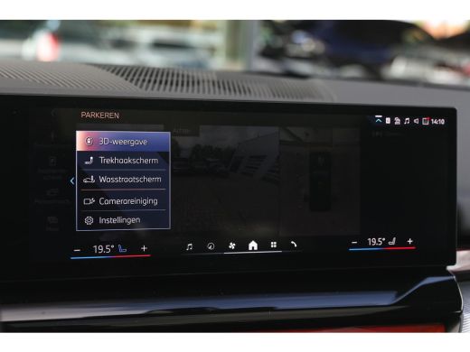 BMW 5 Serie Touring 550e xDrive M Sport Automaat / Panoramadak / Trekhaak / Adaptief onderstel professional /... ActivLease financial lease