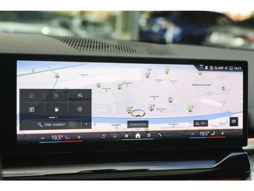 BMW 5 Serie Touring 550e xDrive M Sport Automaat / Panoramadak / Trekhaak / Adaptief onderstel professional /... ActivLease financial lease