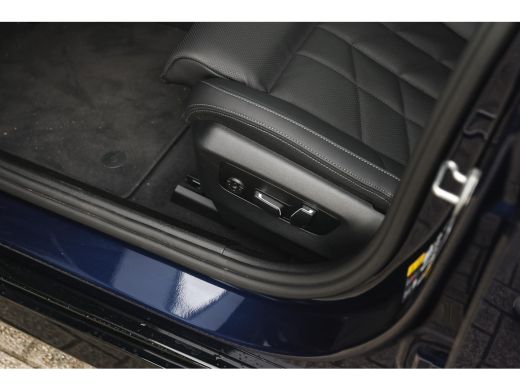 BMW i5 eDrive40 M Sport / Panoramadak / Trekhaak / Stoelventilatie / Comfort Access / Parking Assistant ... ActivLease financial lease