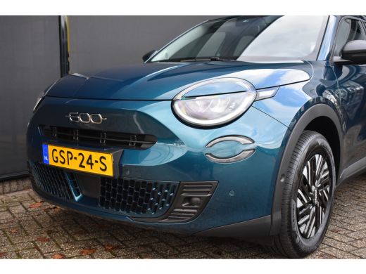 Fiat 600 1.2 Hybrid Urban 136pk Automaat | Navigatie | Keyless-Entry | Dodehoek-Detectie | Full-LED | Park... ActivLease financial lease