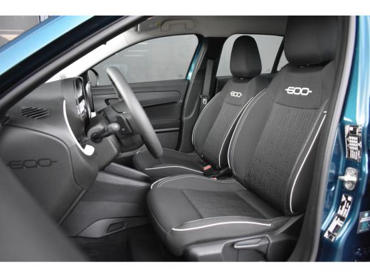 Fiat 600 1.2 Hybrid Urban 136pk Automaat | Navigatie | Keyless-Entry | Dodehoek-Detectie | Full-LED | Park... ActivLease financial lease