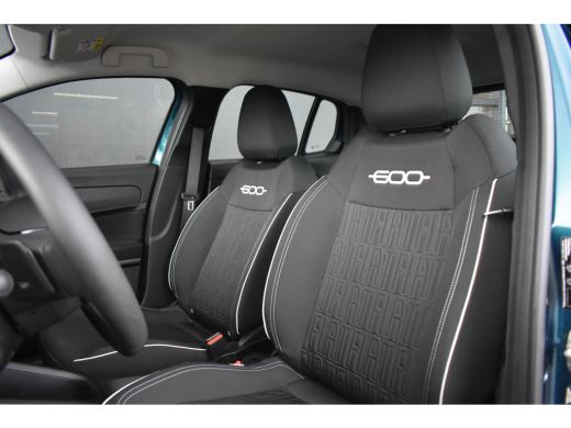 Fiat 600 1.2 Hybrid Urban 136pk Automaat | Navigatie | Keyless-Entry | Dodehoek-Detectie | Full-LED | Park... ActivLease financial lease
