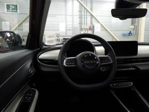 Fiat 600 La Prima 54 kWh 156pk | Vol-Leder | Adaptive Cruise | Elektr. Achterklep | Massage | Full-LED | !! ActivLease financial lease