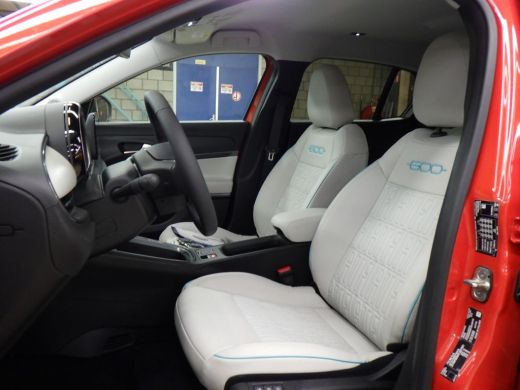 Fiat 600 La Prima 54 kWh 156pk | Vol-Leder | Adaptive Cruise | Elektr. Achterklep | Massage | Full-LED | !! ActivLease financial lease