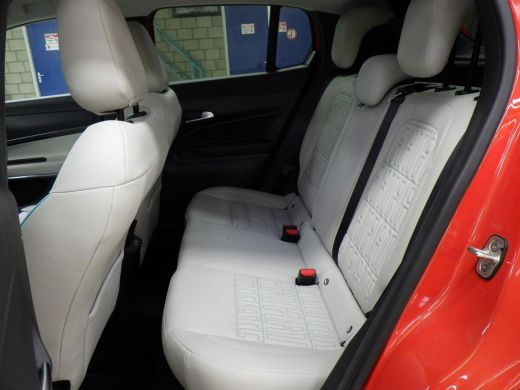 Fiat 600 La Prima 54 kWh 156pk | Vol-Leder | Adaptive Cruise | Elektr. Achterklep | Massage | Full-LED | !! ActivLease financial lease