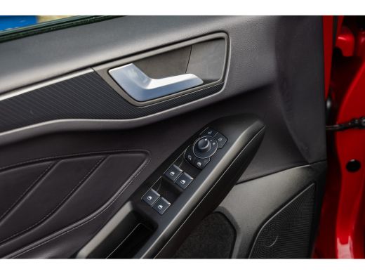 Ford Focus 1.0 EcoBoost Hybrid ST Line X | Pano-dak | Cruise adaptief | Apple Carplay/Android Auto | Camera ... ActivLease financial lease
