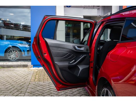 Ford Focus 1.0 EcoBoost Hybrid ST Line X | Pano-dak | Cruise adaptief | Apple Carplay/Android Auto | Camera ... ActivLease financial lease