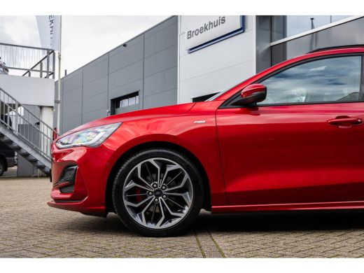 Ford Focus 1.0 EcoBoost Hybrid ST Line X | Pano-dak | Cruise adaptief | Apple Carplay/Android Auto | Camera ... ActivLease financial lease