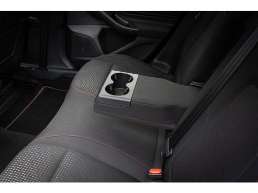 Ford Focus 1.0 EcoBoost Hybrid ST Line X | Pano-dak | Cruise adaptief | Apple Carplay/Android Auto | Camera ... ActivLease financial lease
