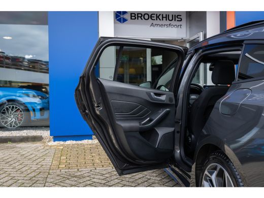 Ford Focus 1.0 EcoBoost Hybrid ST Line X | Pano-dak | Cruise adaptief | Apple Carplay/Android Auto | Camera ... ActivLease financial lease