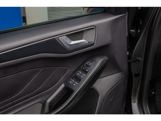 Ford Focus 1.0 EcoBoost Hybrid ST Line X | Pano-dak | Cruise adaptief | Apple Carplay/Android Auto | Camera ... ActivLease financial lease
