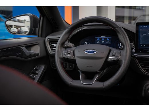 Ford Focus 1.0 EcoBoost Hybrid ST Line X | Pano-dak | Cruise adaptief | Apple Carplay/Android Auto | Camera ... ActivLease financial lease