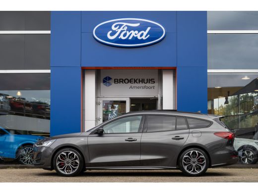 Ford Focus 1.0 EcoBoost Hybrid ST Line X | Pano-dak | Cruise adaptief | Apple Carplay/Android Auto | Camera ... ActivLease financial lease