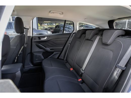 Ford Focus 1.0 EcoBoost Hybrid Titanium X | 155pk! | Cruise adaptief | Camera | Apple Carplay/Android Auto |... ActivLease financial lease