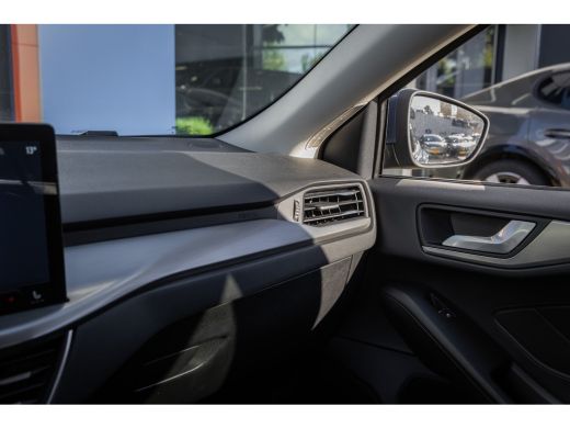 Ford Focus 1.0 EcoBoost Hybrid Titanium X | 155pk! | Cruise adaptief | Camera | Apple Carplay/Android Auto |... ActivLease financial lease