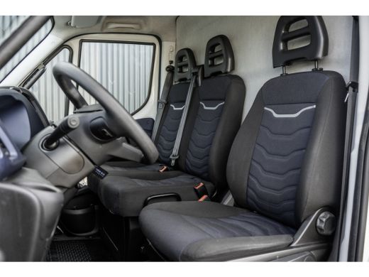 Iveco Daily **35S14V 2.3 L2H2 | Automaat | Euro 6 | Cruise | Climate | 3500 KG Trekgewicht | Trekhaak** ActivLease financial lease