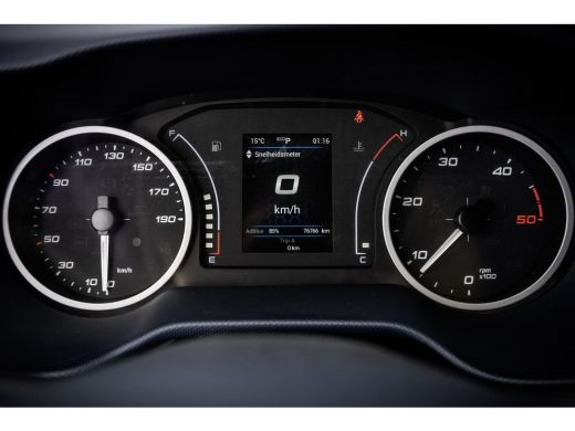 Iveco Daily **35S14V 2.3 L2H2 | Automaat | Euro 6 | Cruise | Climate | 3500 KG Trekgewicht | Trekhaak** ActivLease financial lease