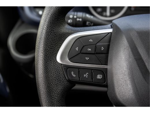 Iveco Daily **35S14V 2.3 L2H2 | Automaat | Euro 6 | Cruise | Climate | 3500 KG Trekgewicht | Trekhaak** ActivLease financial lease