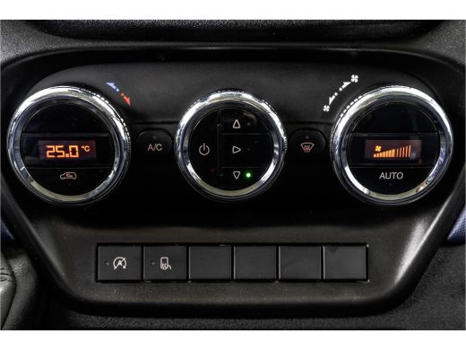 Iveco Daily **35S14V 2.3 L2H2 | Automaat | Euro 6 | Cruise | Climate | 3500 KG Trekgewicht | Trekhaak** ActivLease financial lease