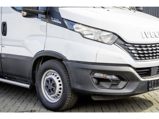 Iveco Daily **35S14V 2.3 L2H2 | Automaat | Euro 6 | Cruise | Climate | 3500 KG Trekgewicht | Trekhaak** ActivLease financial lease
