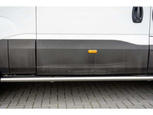 Iveco Daily **35S14V 2.3 L2H2 | Automaat | Euro 6 | Cruise | Climate | 3500 KG Trekgewicht | Trekhaak** ActivLease financial lease