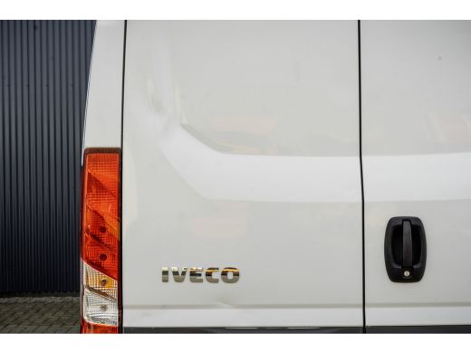 Iveco Daily **35S14V 2.3 L2H2 | Automaat | Euro 6 | Cruise | Climate | 3500 KG Trekgewicht | Trekhaak** ActivLease financial lease