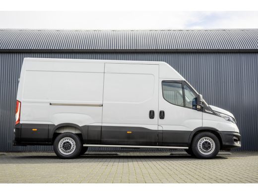 Iveco Daily **35S14V 2.3 L2H2 | Automaat | Euro 6 | Cruise | Climate | 3500 KG Trekgewicht | Trekhaak** ActivLease financial lease