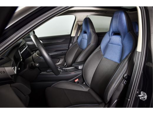 Lynk & Co 01 1.5 PHEV 261PK MY22 | 360 Camera | 7.4 kWh Boordlader | S/K-panodak | Adapt. Cruise | Memory | El... ActivLease financial lease