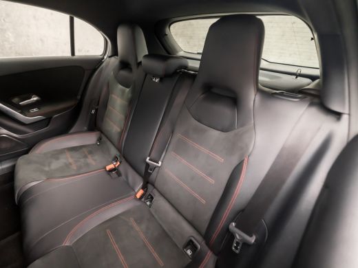 Mercedes-Benz A-Klasse 200 AMG Sport 164Pk Automaat (APPLE CARPLAY, GROOT NAVI, LEDER/ALCANTARA, STOELVERWARMING, SPORTS... ActivLease financial lease