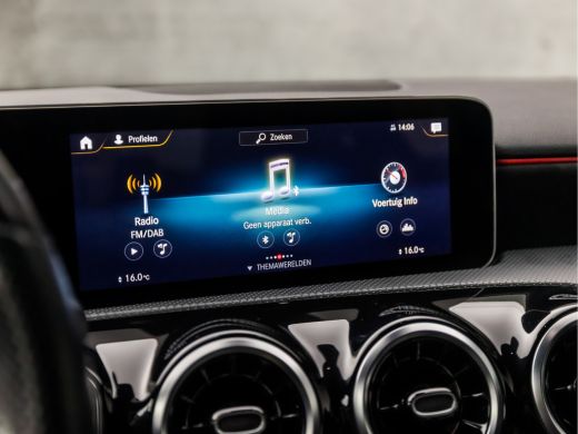 Mercedes-Benz A-Klasse 200 AMG Sport 164Pk Automaat (APPLE CARPLAY, GROOT NAVI, LEDER/ALCANTARA, STOELVERWARMING, SPORTS... ActivLease financial lease