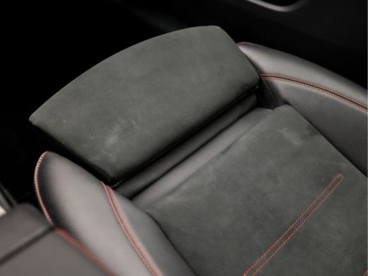 Mercedes-Benz A-Klasse 200 AMG Sport 164Pk Automaat (APPLE CARPLAY, GROOT NAVI, LEDER/ALCANTARA, STOELVERWARMING, SPORTS... ActivLease financial lease