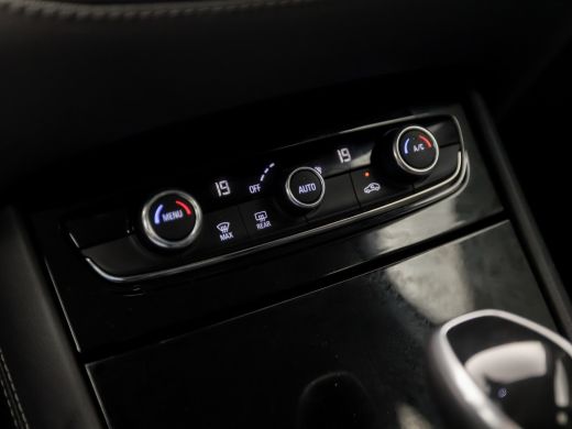 Opel Grandland X 1.2 Turbo Elegance Sport Automaat (APPLE CARPLAY, GROOT NAVI, 360 CAMERA, SPORTSTOELEN, LED KOPLA... ActivLease financial lease