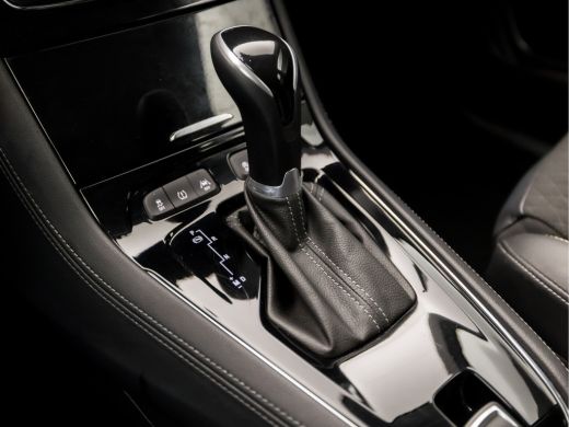 Opel Grandland X 1.2 Turbo Elegance Sport Automaat (APPLE CARPLAY, GROOT NAVI, 360 CAMERA, SPORTSTOELEN, LED KOPLA... ActivLease financial lease