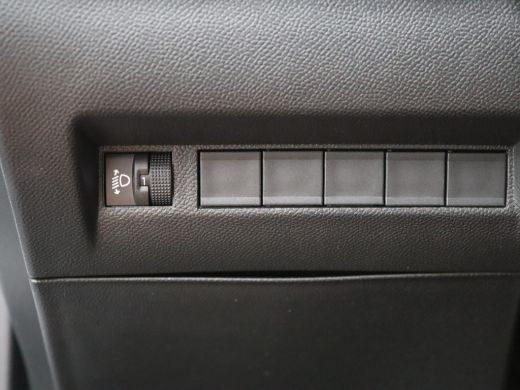Peugeot 2008 1.2 Hybrid 136 Allure | Airco (automatisch) | Apple Carplay/Android Auto|telefoonintegratie premi... ActivLease financial lease