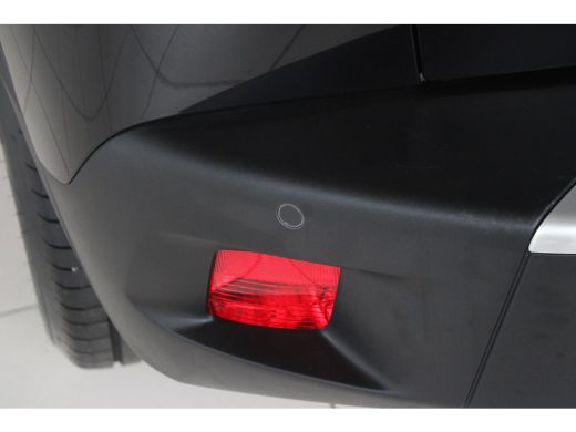 Peugeot 2008 1.2 Hybrid 136-PK Style | CLIMATE CONTROL | DRAADLOZE CARPLAY | CLIMATE CONTROL | LED | PDC | ActivLease financial lease