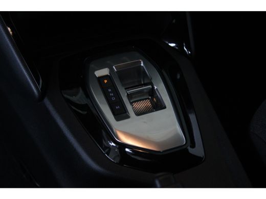 Peugeot 2008 1.2 Hybrid 136-PK Style | CLIMATE CONTROL | DRAADLOZE CARPLAY | CLIMATE CONTROL | LED | PDC | ActivLease financial lease