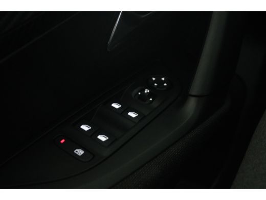 Peugeot 2008 1.2 Hybrid 136-PK Style | CLIMATE CONTROL | DRAADLOZE CARPLAY | CLIMATE CONTROL | LED | PDC | ActivLease financial lease