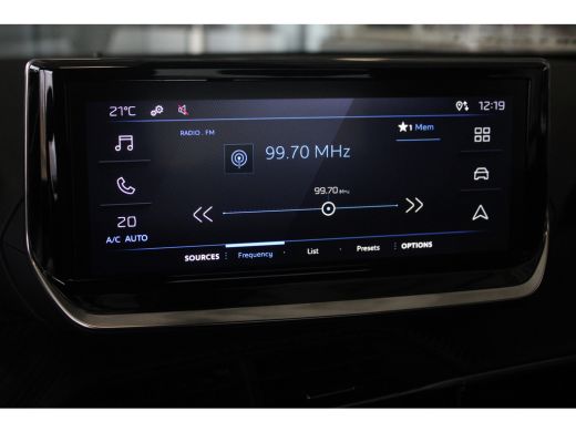 Peugeot 2008 1.2 Hybrid 136-PK Style | CLIMATE CONTROL | DRAADLOZE CARPLAY | CLIMATE CONTROL | LED | PDC | ActivLease financial lease