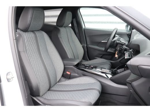 Peugeot 2008 1.2 PURETECH 130PK ALLURE PACK AUTOMAAT / NAVI / LEDER / CLIMA / LED / PDC / 17" LMV / CAMERA / K... ActivLease financial lease