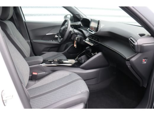 Peugeot 2008 1.2 PURETECH 130PK ALLURE PACK AUTOMAAT / NAVI / LEDER / CLIMA / LED / PDC / 17" LMV / CAMERA / K... ActivLease financial lease